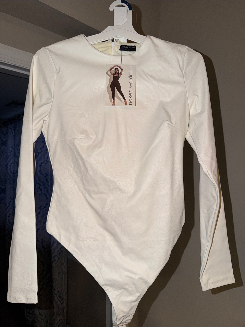 naked wardrobe White Long Sleeve Scoop Neck Bodysuit